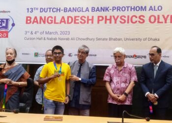 মেধাশ্রম দিয়ে বিশ্ব জয়ের লক্ষ্যে এগিয়ে যেতে হবে- মন্ত্রী মোস্তাফা জব্বার