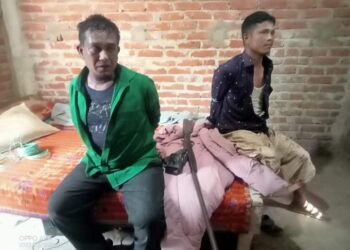 লামার ফাঁসিয়াখালীতে অস্ত্রসহ দুই ডাকাত আটক