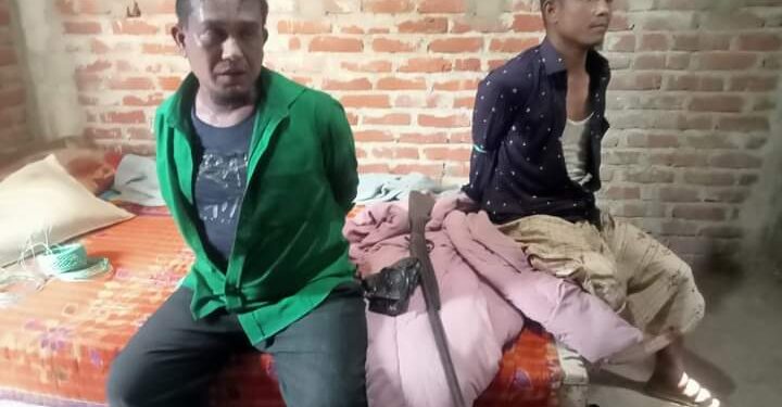 লামার ফাঁসিয়াখালীতে অস্ত্রসহ দুই ডাকাত আটক 1 লামার ফাঁসিয়াখালীতে অস্ত্রসহ দুই ডাকাত আটক