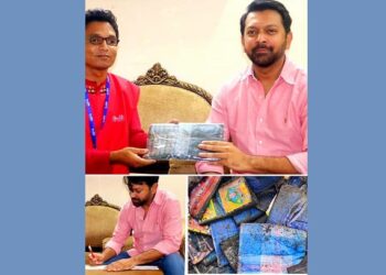 লাখ টাকায় বঙ্গবাজারের পুড়া লুঙ্গি কিনেছেন তাহসান