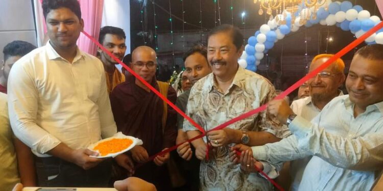 পূরবী বার্মিজ মার্কেটের উদ্বোধন করলেন বীর বাহাদুর উশৈসিং এমপি