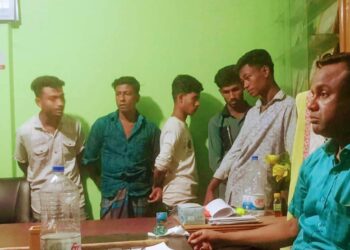 গরু চোরদের আটক
