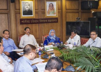 সোলার প্যানেল বিতরণে দুর্নীতিবাজদের বিরুদ্ধে আইনানুগ ব্যবস্থার নির্দেশ