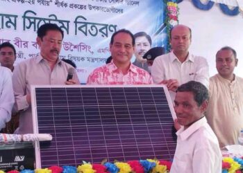 আলীকদমে সোলার প্যানেল বিতরণ করলেন পার্বত্যমন্ত্রী-বীর বাহাদুর উশৈসিং এমপি