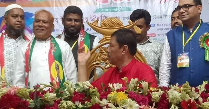 লামা পৌর আওয়ামীলীগের ত্রিবার্ষিক সম্মেলনে সভাপতি -মোঃ রফিক, সাধারণ সম্পাদক -বাসু পালিত 1 ক্যাম্পে ফাইভ মার্ডার, আটক -৬