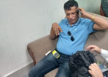কক্সবাজার  বিমান বন্দরে ইয়াবাসহ যাত্রী  আটক
