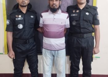টেকনাফে ইয়াবা ও মদ সহ মাদক কারবারি আটক