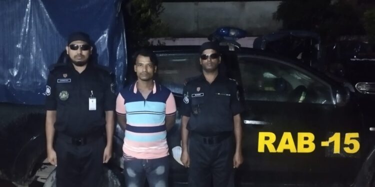 বাড়ির প্লাস্টিক বস্তায় মিলল ১ লাখ ২৮ হাজার ইয়াবা আটক-১ 1 বাড়ির প্লাস্টিক বস্তায় মিলল ১ লাখ ২৮ হাজার ইয়াবা আটক-১