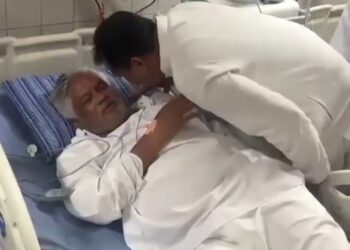 আমানউল্লাহকে দেখতে ফল নিয়ে হৃদরোগ ইনস্টিটিউটে প্রধানমন্ত্রীর প্রতিনিধি