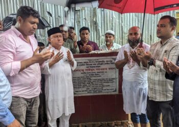 ঈদগাঁওতে সড়ক, সাইক্লোন সেল্টার ও বাজারসেট উদ্বোধন কারলেন এমপি কমল