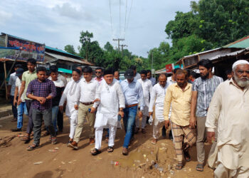 এক মাসের মধ্যেই ডিসি রোড সংস্কার করা হবে– এমপি কমল