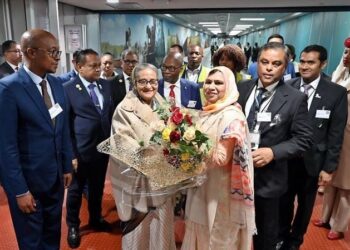 ব্রিক্স শীর্ষ সম্মেলনে যোগ দিতে প্রধানমন্ত্রী জোহানেসবার্গে পৌঁছেছেন