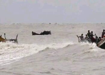 কুতুবদিয়া চ্যানেলে ১০ ফিশিং ট্রলার ডুবি, নিখোঁজ -৩০ জেলে