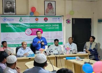 শিশুকে বুকের দুধ খাওয়ালে মায়ের স্তন ক্যান্সারের ঝুঁকি কমে