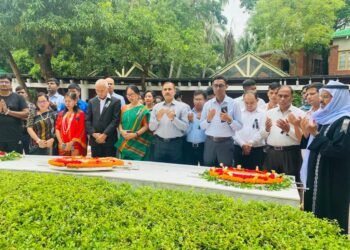বঙ্গবন্ধুর সমাধিতে শ্রদ্ধা নিবেদন করলেন পার্বত্য চট্টগ্রাম উন্নয়ন বোর্ডের চেয়ারম্যান