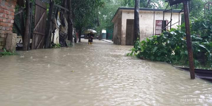 লামা-আলীকদমে অকাল বর্ষণ, পাহাড়ি ঢলে নিম্মাঞ্চল প্লাবিত 1 লামা-আলীকদমে অকাল বর্ষণ, পাহাড়ি ঢলে নিম্মাঞ্চল প্লাবিত