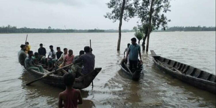 চকরিয়ায় ভারী বর্ষণ, পাহাড়ি ঢলে ভয়াবহ বন্যার আশঙ্কা 1 চকরিয়ায় ভারী বর্ষণ, পাহাড়ি ঢলে ভয়াবহ বন্যার আশঙ্কা
