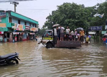 কক্সবাজারে ১৫ ইউনিয়নের ২ লাখ মানুষ পানিবন্দি