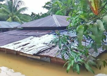 পাহাড় ধস ও পানিতে ভেসে গিয়ে নিহত ৬, চকরিয়ায় বন্যা পরিস্থিতি অপরিবর্তিত