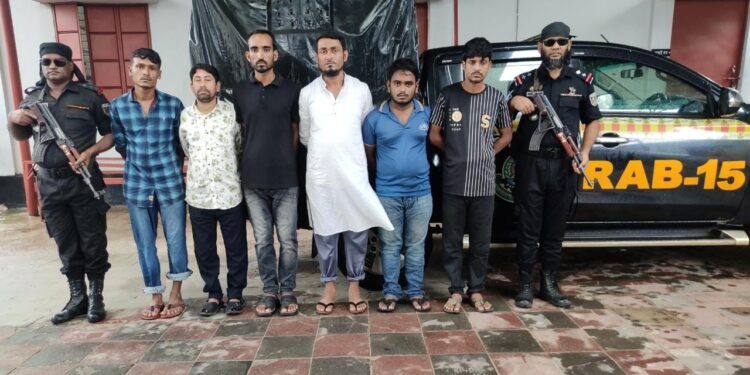 কক্সবাজারে অপহরণ চক্রের ৬ সদস্য আটক 1 কক্সবাজারে অপহরণ চক্রের ৬ সদস্য আটক