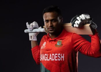সাকিবের কোর্টে অধিনায়কত্বের ‘বল’।