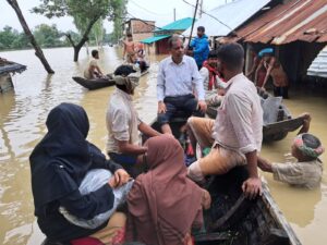 পেকুয়ায় বন্যা পরিস্থিতির অবনতি, সড়ক যোগাযোগ বন্ধ, সাপের কামড়ে ১জনের মৃত্যু 4 IMG 20230809 WA0016