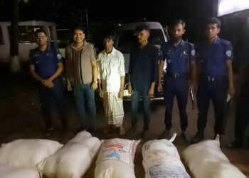 মহেশখালীতে কয়েক বস্তা চোলাই মদসহ আটক-২, গাড়ি জব্দ