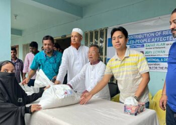 চকরিয়ায় বন্যাদুর্গত ২৭৬ পরিবারের মাঝে ত্রাণ বিতরণ