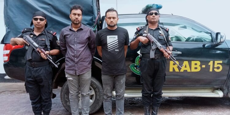 র্যাব পরিচয়ে চাঁদাবাজি করতে গিয়ে আটক -২ 1 র্যাব পরিচয়ে চাঁদাবাজি করতে গিয়ে আটক -২