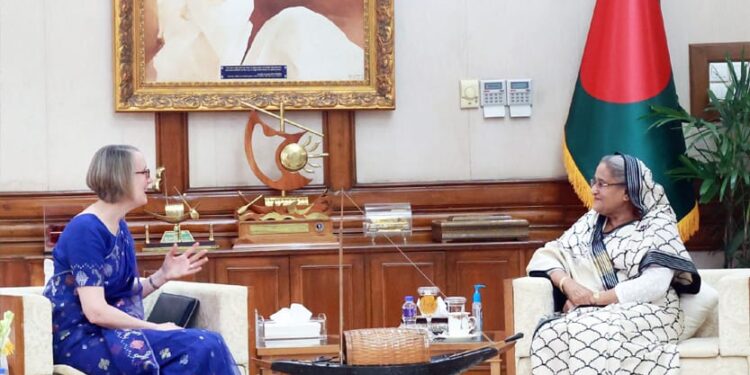 রোহিঙ্গাদের দীর্ঘস্থায়ী অবস্থান কক্সবাজারে সামাজিক সমস্যা বাড়াবে: প্রধানমন্ত্রী