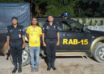 টেকনাফে ৭০ হাজার ইয়াবাসহ আটক ১