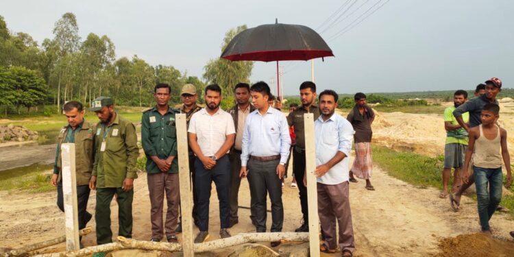 ফাঁসিয়াখালীতে অবৈধ স্থাপনা,পাহাড় কাটা ও বালি পাচারের বিরুদ্ধে একশান