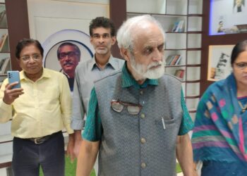 ঈদগাঁও খালে নিখোঁজ যুবকের সন্ধানে ডুবরী দল