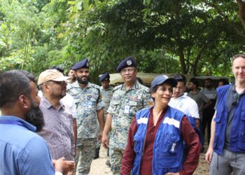 জাতিসংঘের সহকারী মহাসচিবের রোহিঙ্গা শিবির পরিদর্শন