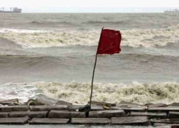 লঘুচাপ ঘনীভূত, চট্টগ্রামসহ ৪ সমুদ্র বন্দরে সতর্ক সংকেত