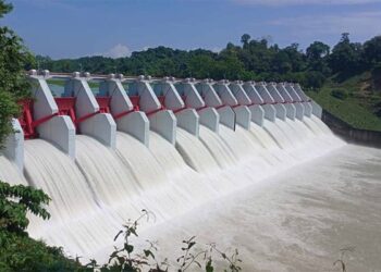 কাপ্তাই হ্রদের পানি কমাতে খোলা হয়েছে বিদ্যুৎ কেন্দ্রের ১৬ গেইট