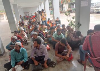 পালানোর সময় ৫৮ রোহিঙ্গা আটক