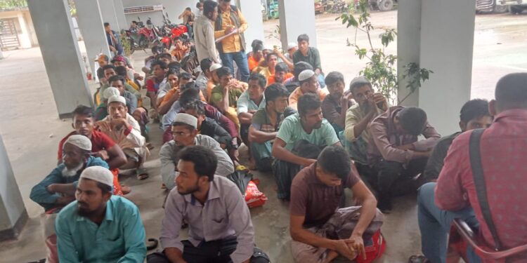পালানোর সময় ৫৮ রোহিঙ্গা আটক