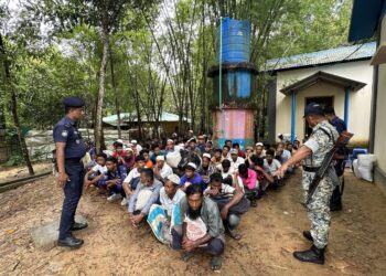 ক্যাম্প ছেড়ে পালিয়ে যাচ্ছে রোহিঙ্গারা,দুদিনে আটক ৩১৯