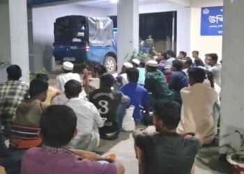 পালিয়ে যাওয়া ৫২ রোহিঙ্গা আটক করে ক্যাম্পে ফেরত