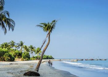 সেন্টমার্টিন যাওয়ার পথে  স্পিডবোট ডুবে মহিলা ইউপি সদস্যের মৃত্যু