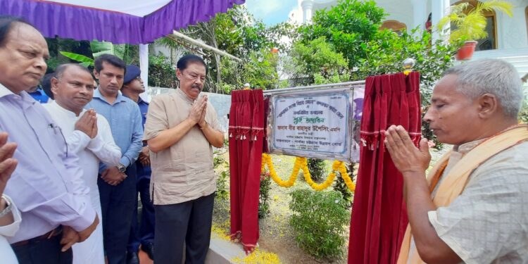 শিক্ষা মন্ত্রনালয়ের অফিসার পরিচয়ে চাঁদাবাজিকালে আটক -১