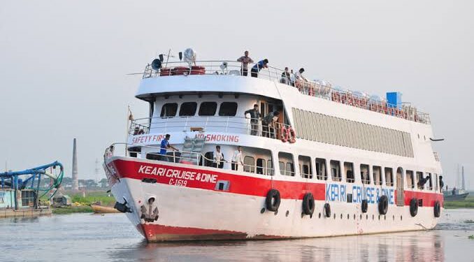 সেন্টমার্টিন থেকে নিরাপদে ফিরল ৭০০ পর্যটক
