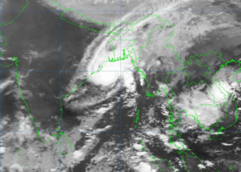 ঘূর্ণিঝড় ‘হামুন’ এগুচ্ছে, ৪নং হুশিয়ারি সংকেত