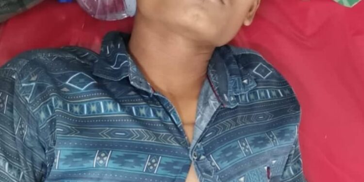 টমটম ছিনতাই করতে চকরিয়ায় চালককে নদীতে ফেলে দিয়েছে দূর্বৃত্তরা 1 টমটম ছিনতাই করতে চকরিয়ায় চালককে নদীতে ফেলে দিয়েছে দূর্বৃত্তরা