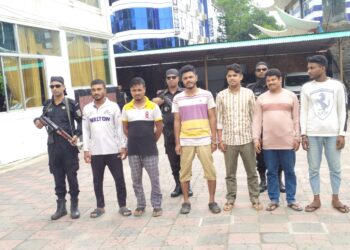 কক্সবাজারে অস্ত্রসহ গ্রেফতার ৬