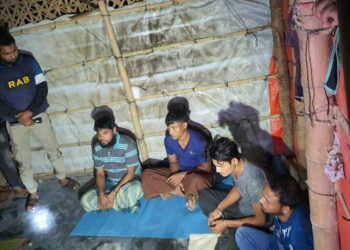 রোহিঙ্গা ক্যাম্পে র‍্যাবের সঙ্গে আরসা সদস্যের গোলাগুলি, গ্রেফতার ৪