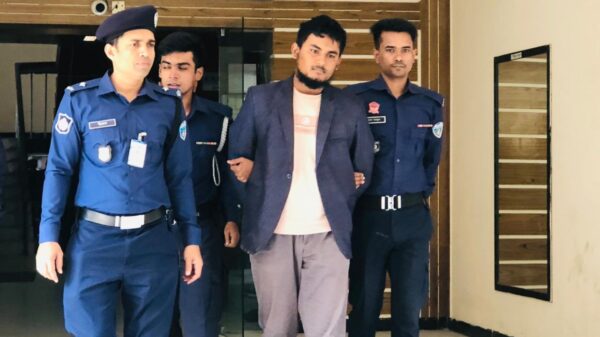 বিএনপি কর্মী গ্রেফতার, নির্বাচন পূর্ব অস্থিরতার জন্য রামু বৌদ্ধ বিহারে আগুন 1 বিএনপি কর্মী গ্রেফতার, নির্বাচন পূর্ব অস্থিরতার জন্য রামু বৌদ্ধ বিহারে আগুন