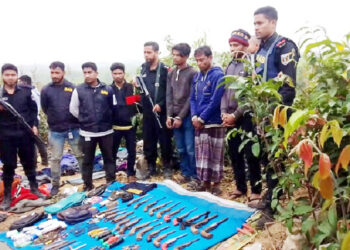 রোহিঙ্গা ক্যাম্পে র‌্যাবের অভিযানে বিপুল অস্ত্র উদ্ধার
