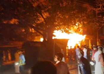 কক্সবাজারে আগুনে পুড়ল ২১ ব্যবসা প্রতিষ্টান